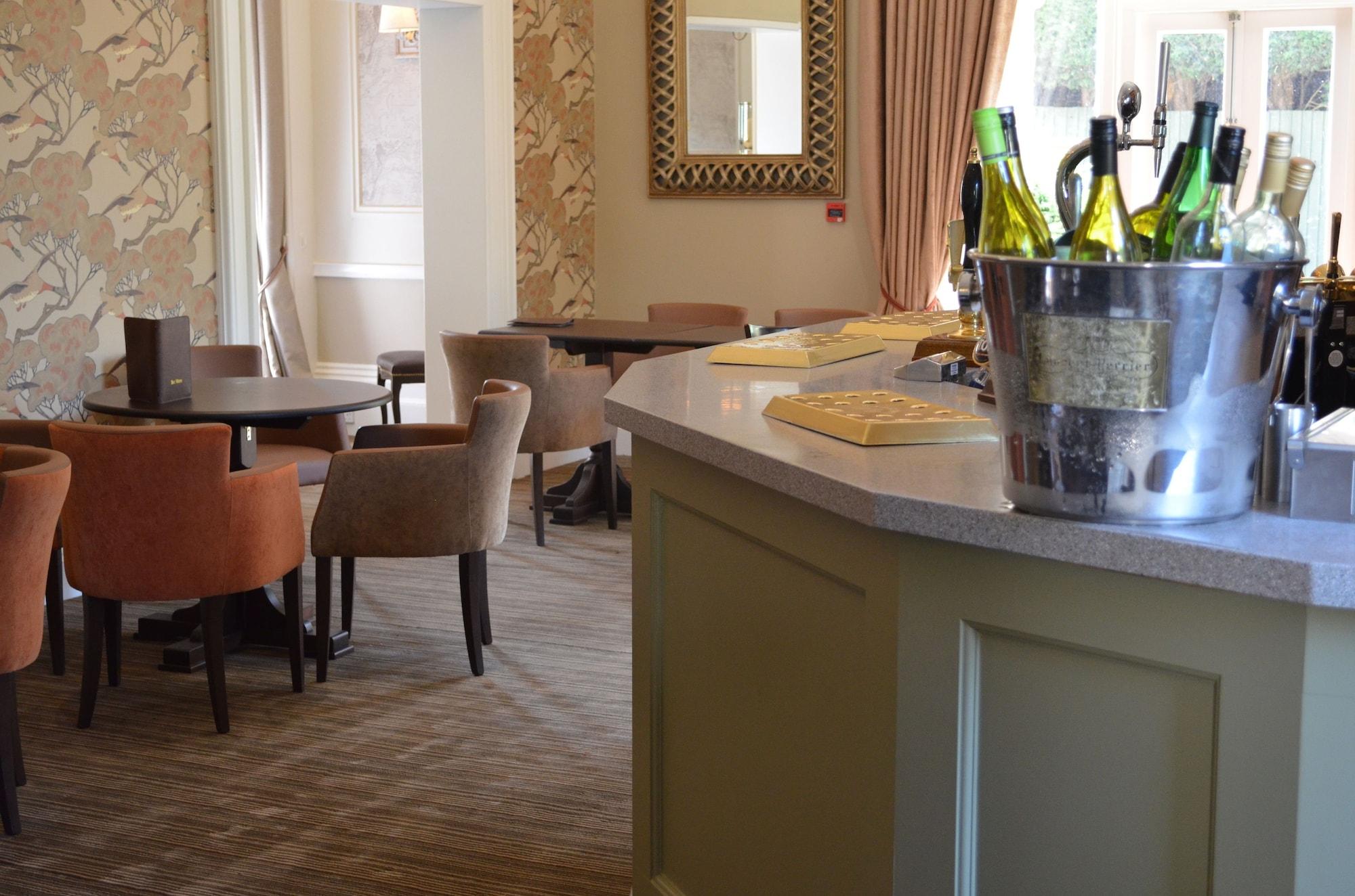 St Andrews Town Hotel Дройтуич Екстериор снимка