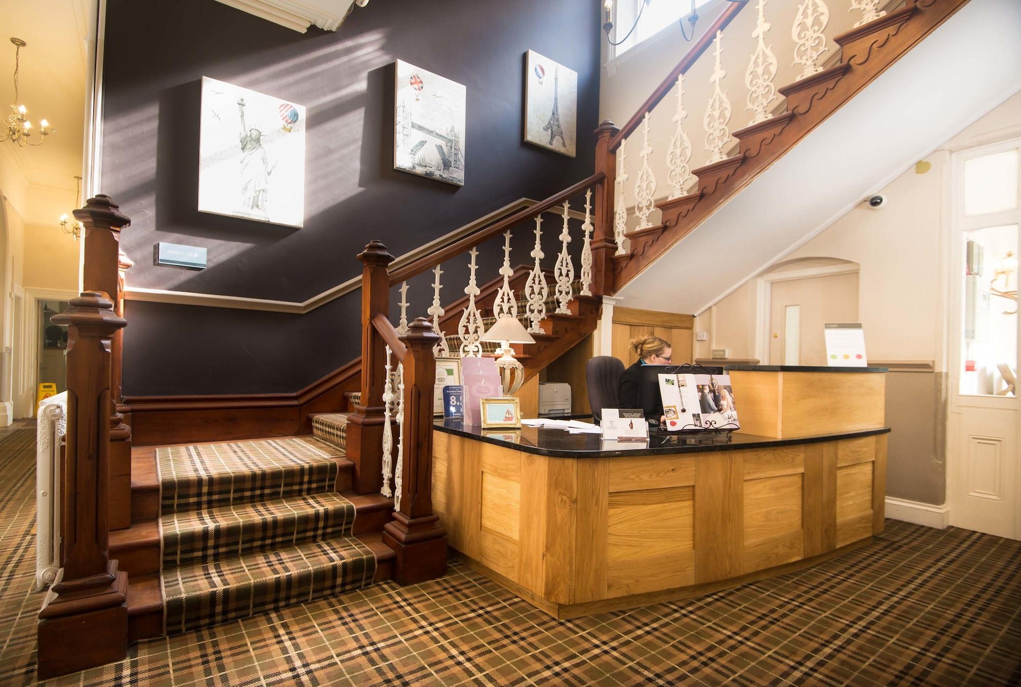 St Andrews Town Hotel Дройтуич Екстериор снимка