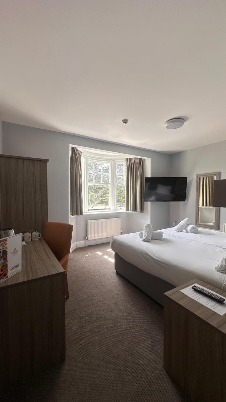St Andrews Town Hotel Дройтуич Екстериор снимка