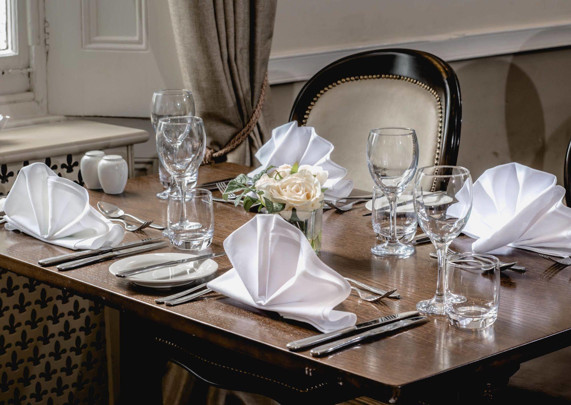 St Andrews Town Hotel Дройтуич Екстериор снимка