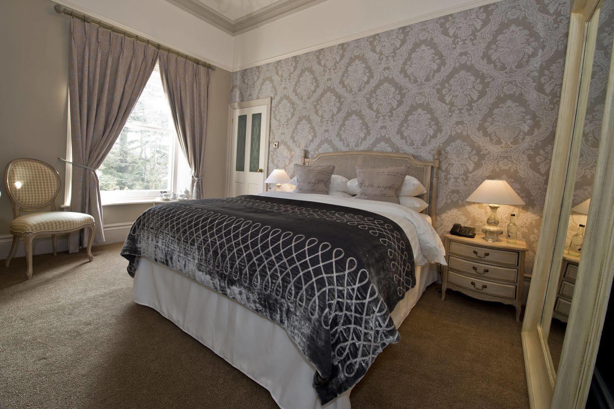 St Andrews Town Hotel Дройтуич Екстериор снимка
